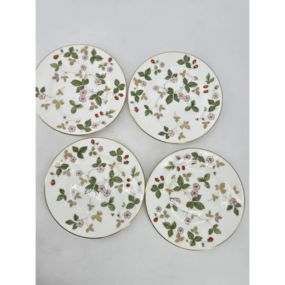 4 Wedgewood Wild Strawberry Bone China Dinner Plates R 4406 6 in / 15 cm